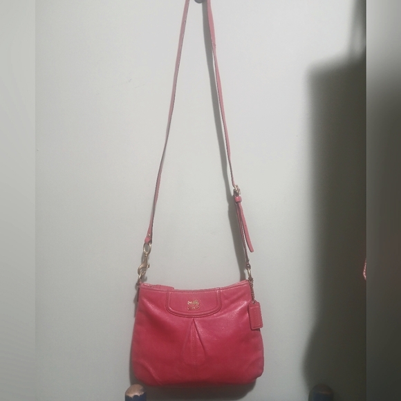 Coach Fuchsia Leather Shoulder Bag Vintage - Picture 2 of 12
